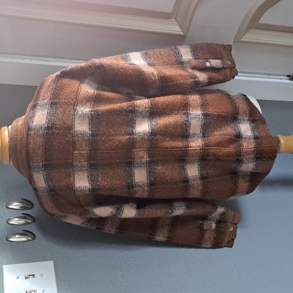 VICI Flannel Shacket - Picture 4 of 7